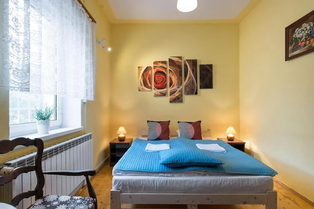 Big Cosy Retro Apt, Free Parking, 15Min Oldtown & Kazimierz - By Homelike Cracóvia Apartamento
