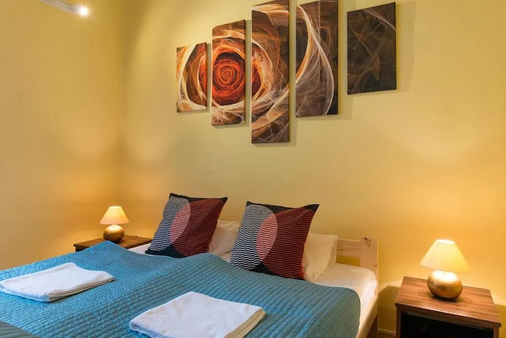 Apartment Big Cosy Retro Apt, Free Parking, 15Min Oldtown & Kazimierz - By Homelike Krakow