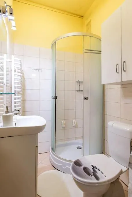 Big Cosy Retro Apt, Free Parking, 15Min Oldtown & Kazimierz - By Homelike Krakow Apartment