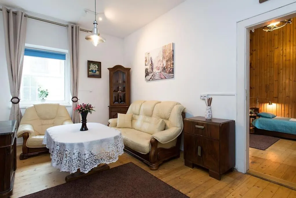 Big Cosy Retro Apt, Free Parking, 15Min Oldtown & Kazimierz - By Homelike Krakow